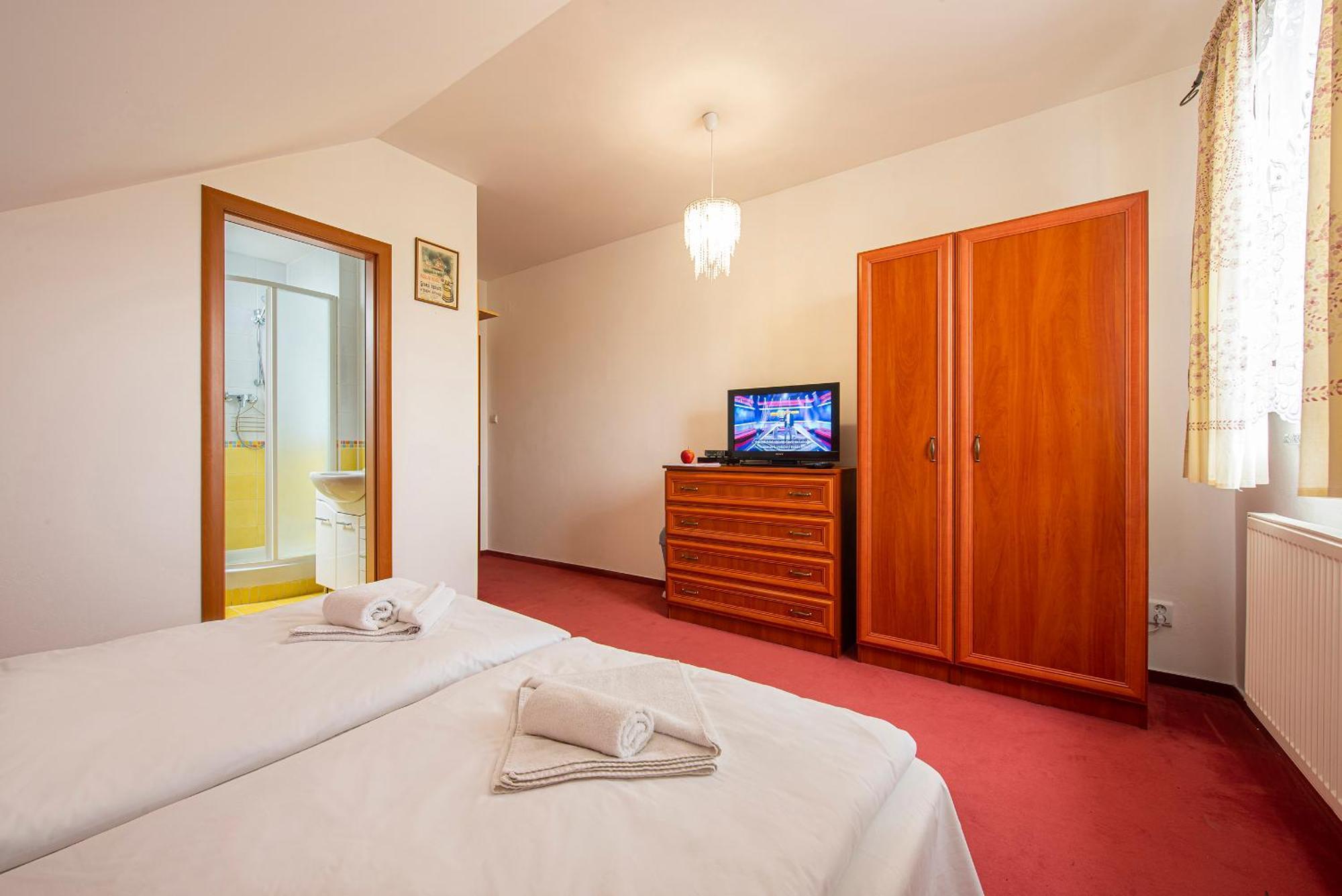 Penzion A Restauracia Lavender Motel Poprad Exterior photo